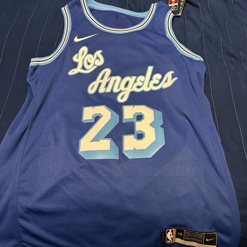 Lebron James Lakers throwback jersey